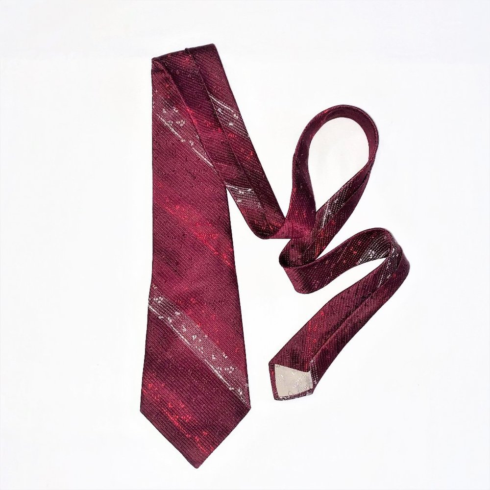 Christian Dior Paris 100% Silk Men's Tie, 56 Inch